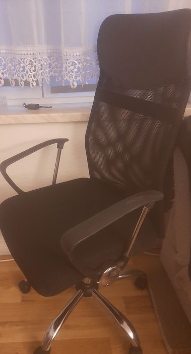 Fotel obrotowy biurowy