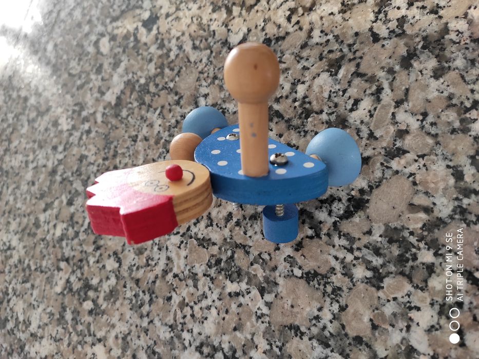 Cabides de parede p quarto de criança em madeira