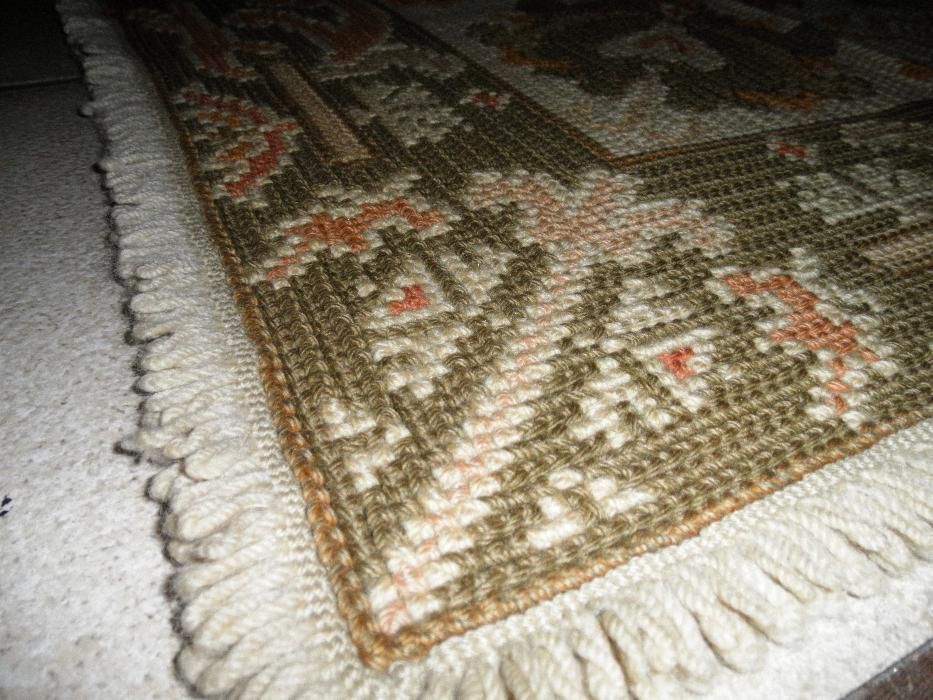 Carpete Arraiolos 194cm x 186cm