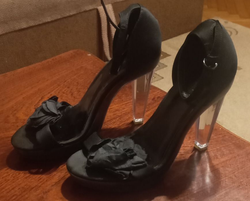 Босоножки  Queen