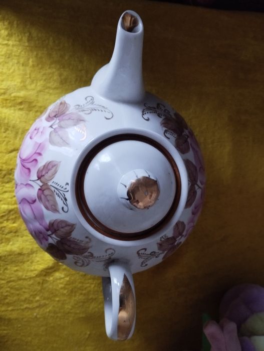 Чайник великий фарфоровий