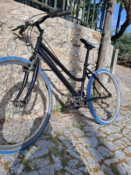 Bicicleta vtt francesa