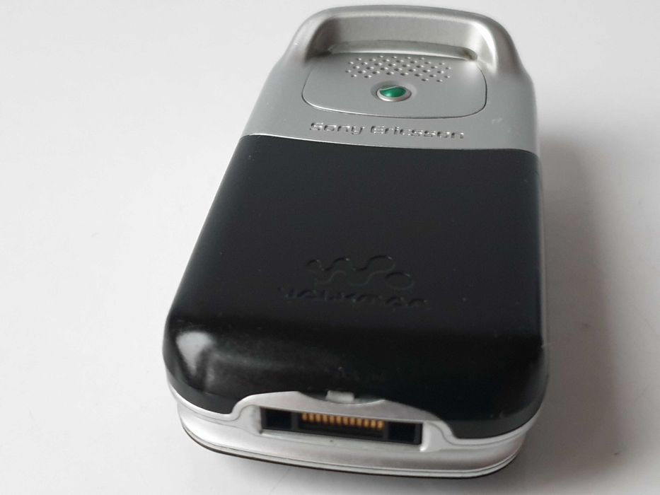 телефон Sony Ericsson Z530i  зарядне