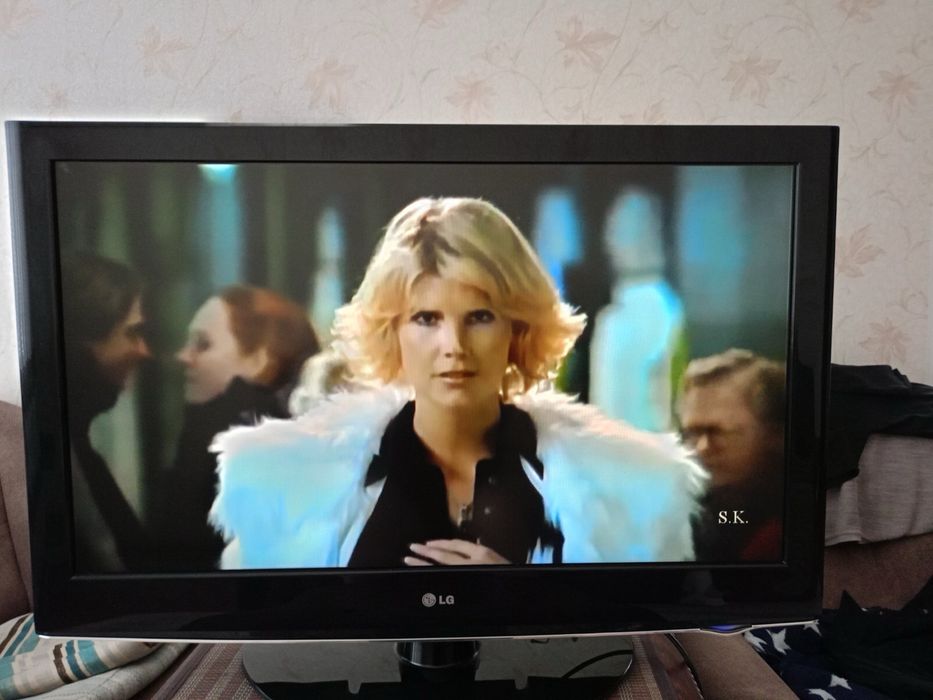 Телевізор LG в ідеальному стані
