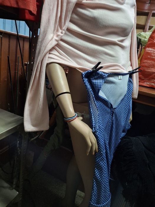 Manequim feminino grande (corpo inteiro)