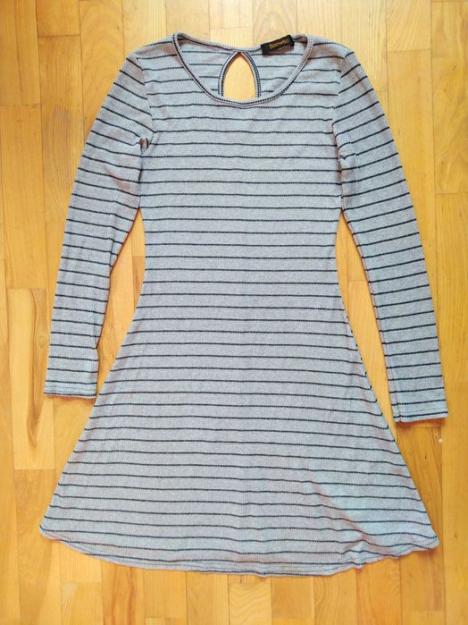 Sukienka z długim rękawem, szara w paski Beewise L 40 M 38
