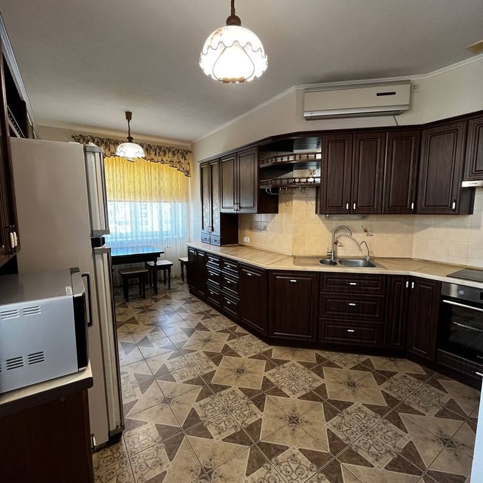 Сдам в оленду 3ех ком на ул.гусенко правый берег г.Днепр
