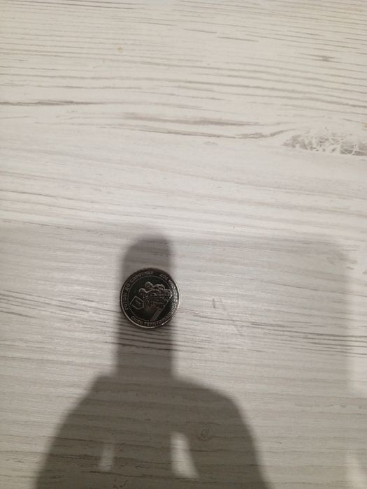 Продам монету номіналом в 10 гривень сувенір