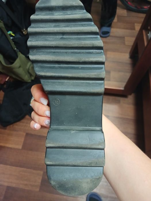 ласковые бежевые лоферы