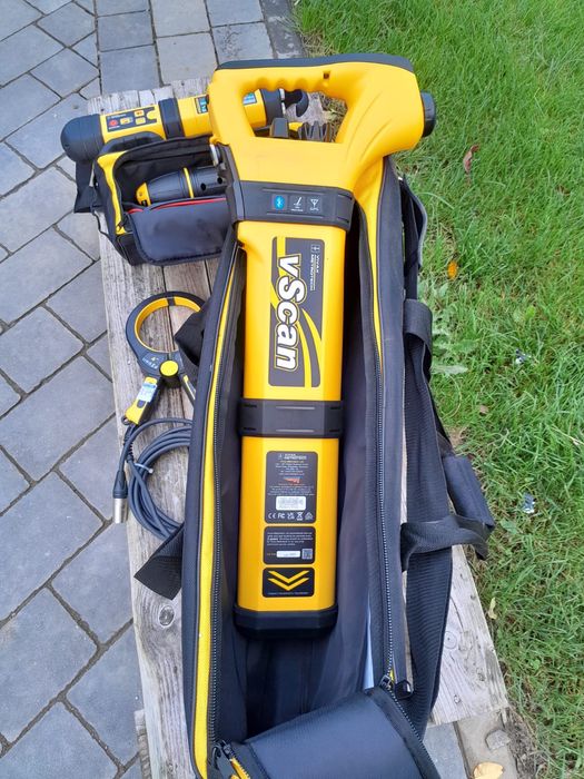 Lokalizator zakopanych kabli i rur.