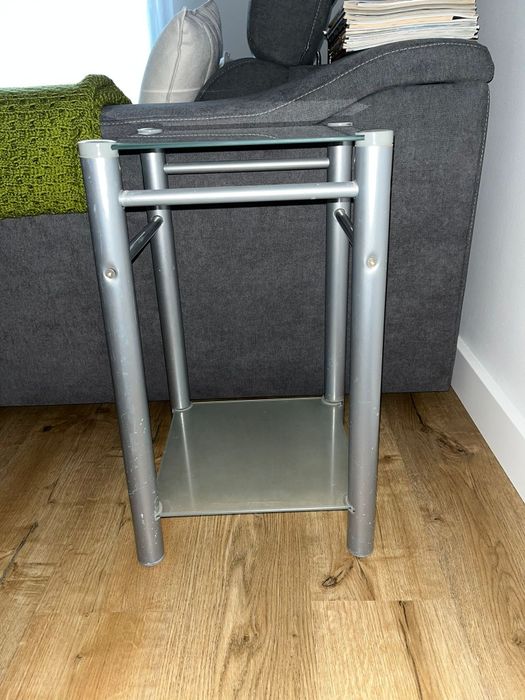 Mesa de apoio em bom estado