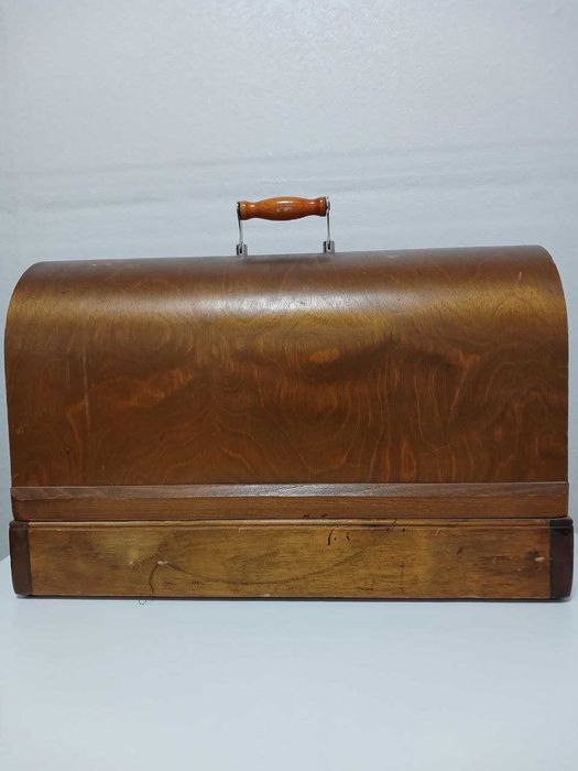 Ручная швейная машинка Подольск (полностью рабочая) в оригин. футляре