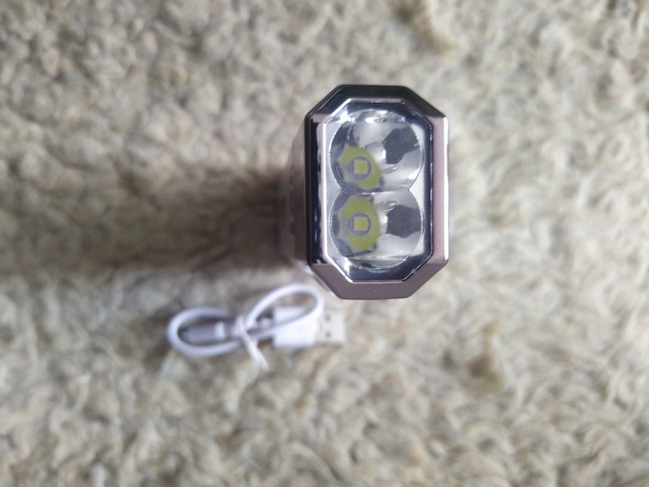 Фонарік світлодіодний.