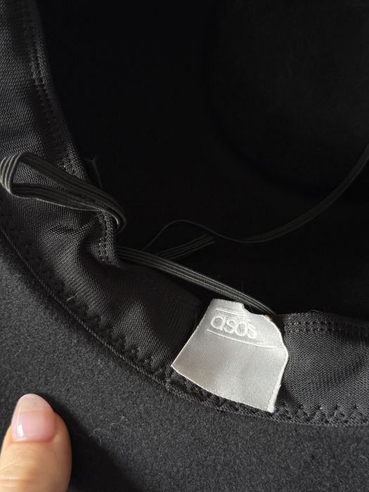 Hat with wide-brim