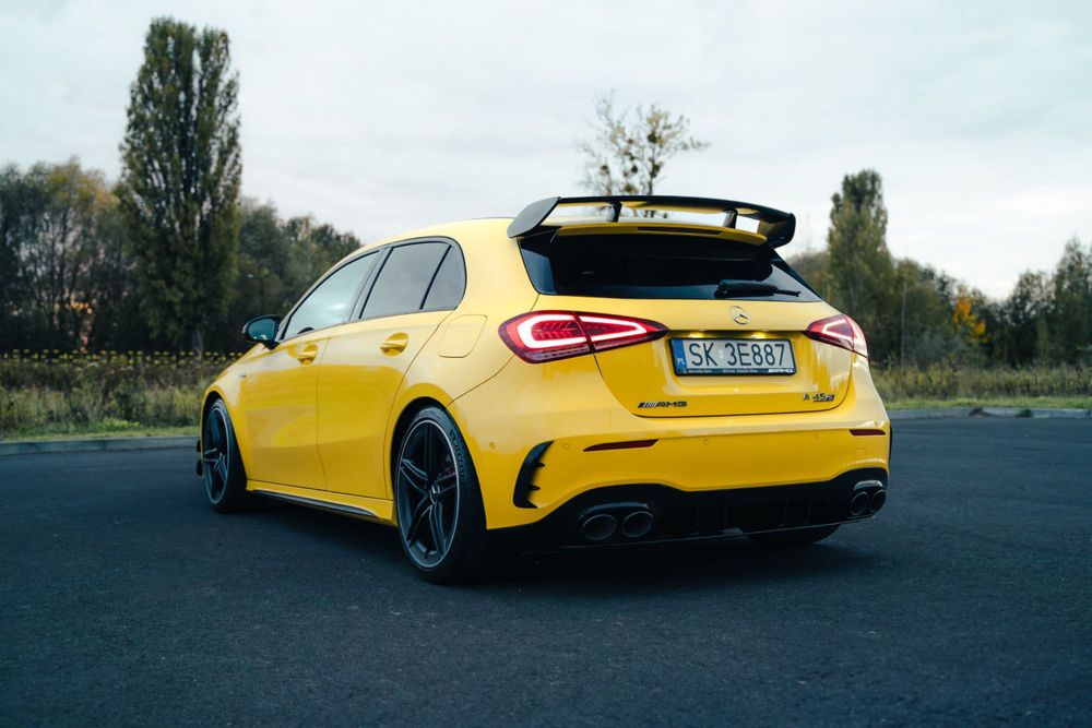 Wynajem samochodu Mercedes-AMG A45s 4MATIC+ - wypożyczalnia samochodów