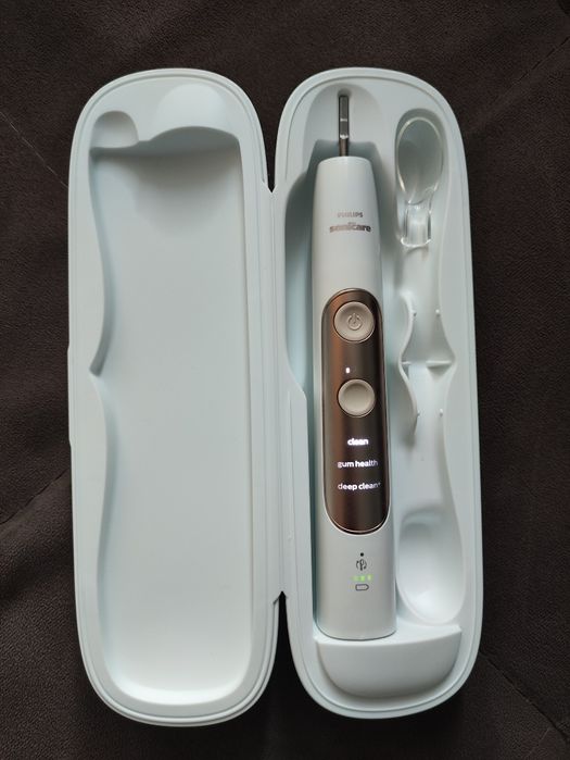 Електрична зубна щітка Philips Sonicare 7500