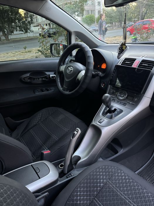 Продам Toyota Auris 2008