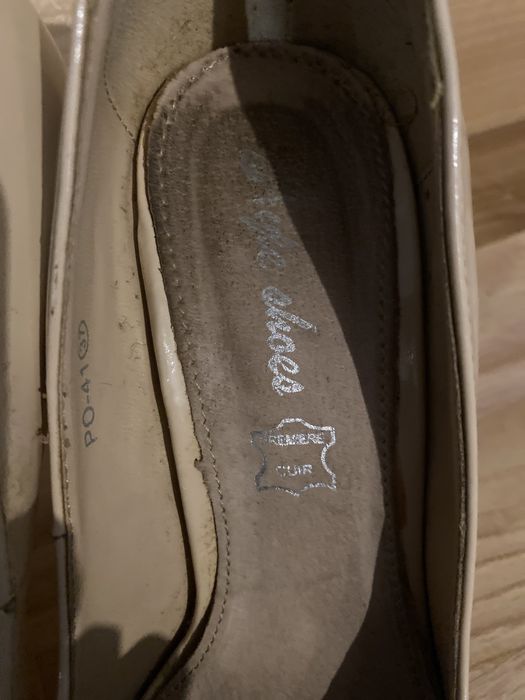 Beżowe szpilki roz. 37