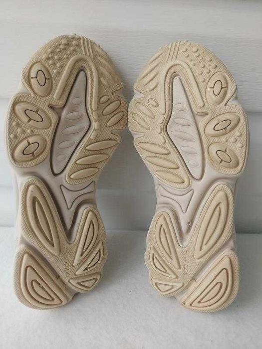 Кросівки жіночі adidas ozweego celox