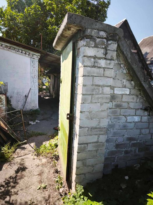 Продам газифікований будинок 49,7кв.м,приватизована ділянка 11,5 соток,дровяна піч,3 кімнати,погріб