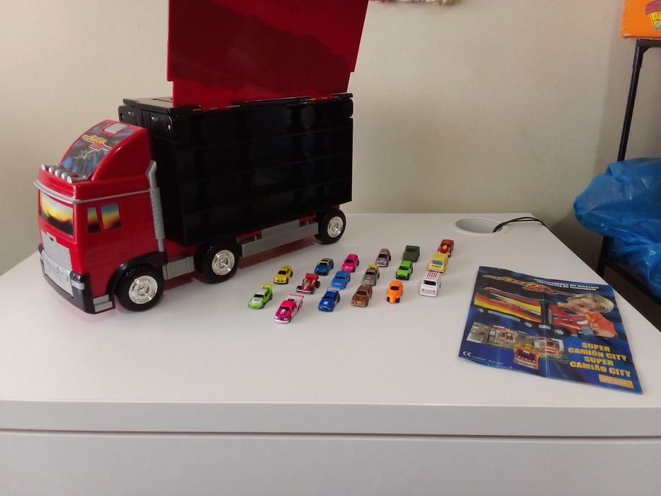 Camião AutoKit da Famosa