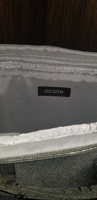 Сумка для ноутбука Dicota
