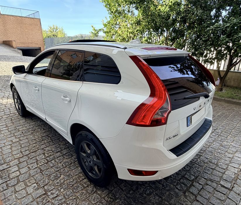 VOLVO XC 60 W4D R- DESIGN automatico