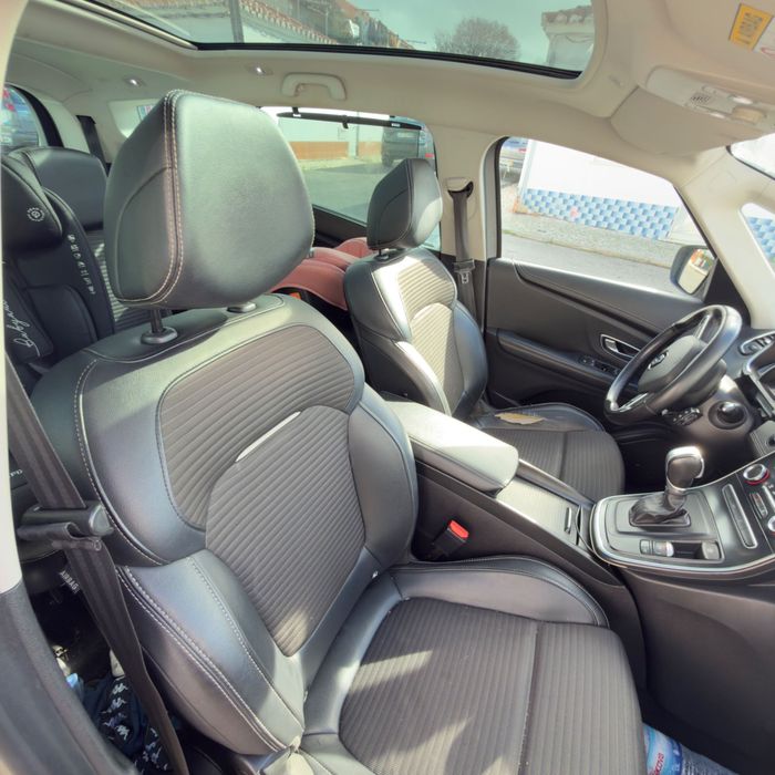 Vendo Renault scenic de 7 lugares toda automática de 2018