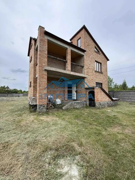 Продаж 2-поверхового цегляного будинку. 122м2
