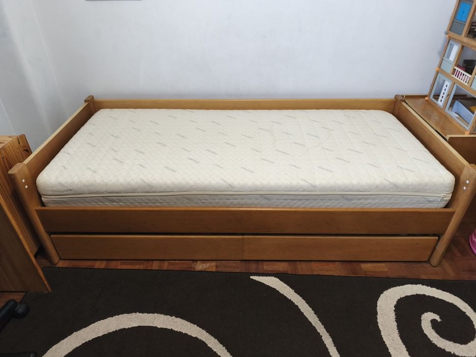 Cama Solteiro com dois gavetões em madeira maciça com colchão colunex