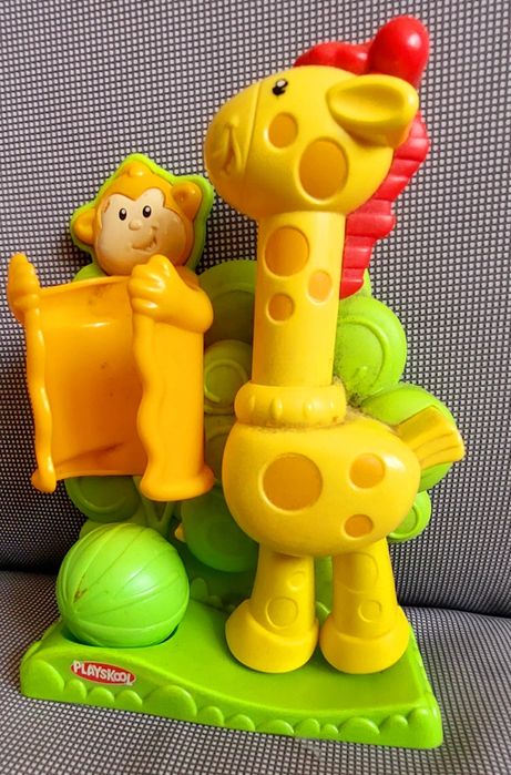 Zabawka kopiaca zyrafka z małpka playskool
