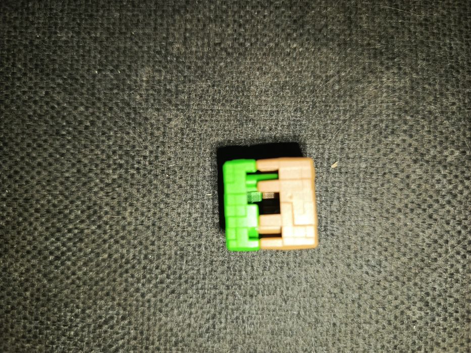 продам фігурки киндер