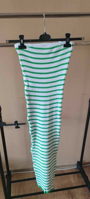 Sukienka dzianinowa biała