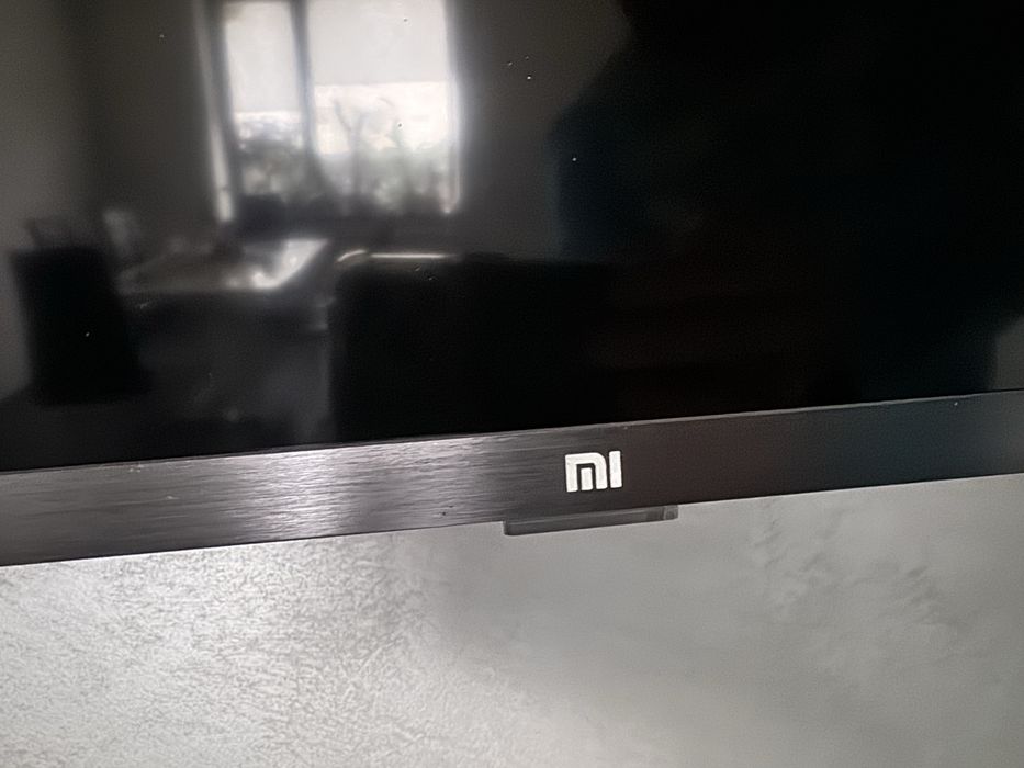 Телевізор Xiaomi 55 дюймів з розбитою матрицею