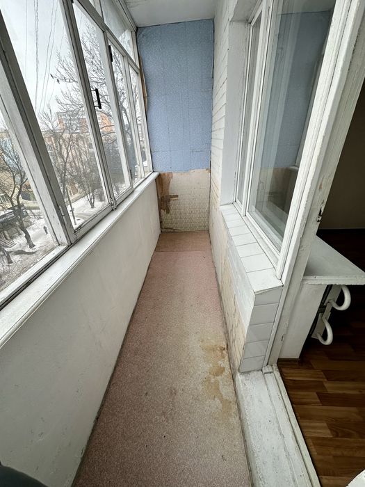 Продам  трикімнатну квартиру.