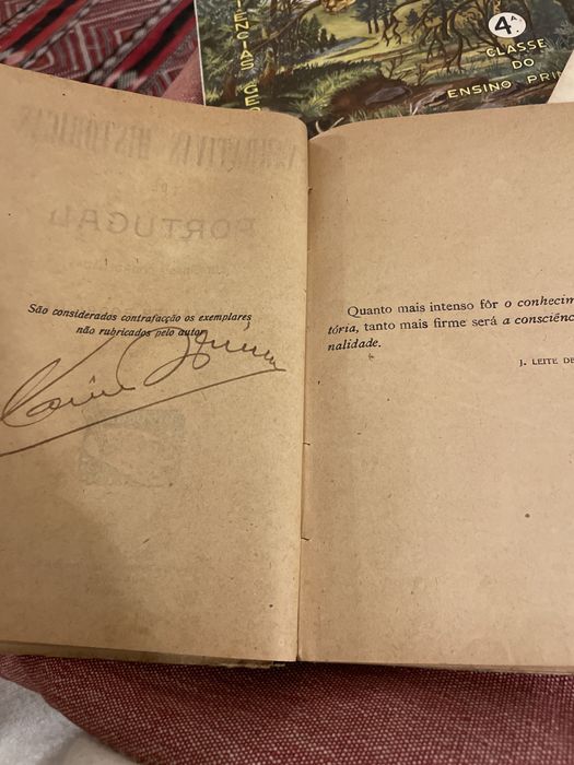 Livros escolares / escola antigos