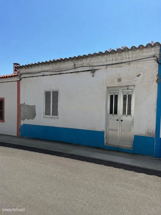 Investment Opportunity in Mombeja – T3 with Spacious Areas and a Farmhouse