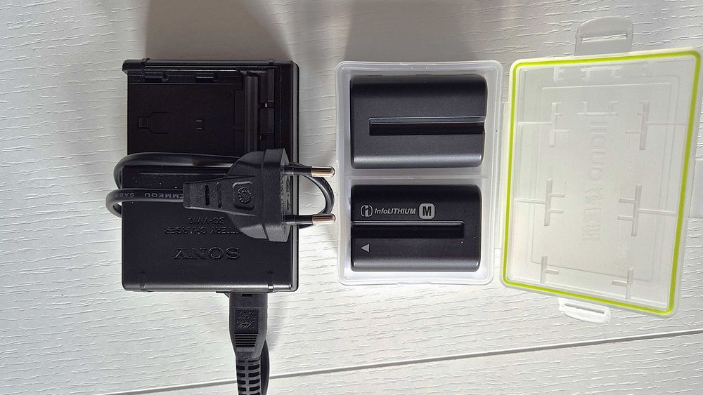 Sony Alfa SLT A65V + Obiektyw Tamron 18-200