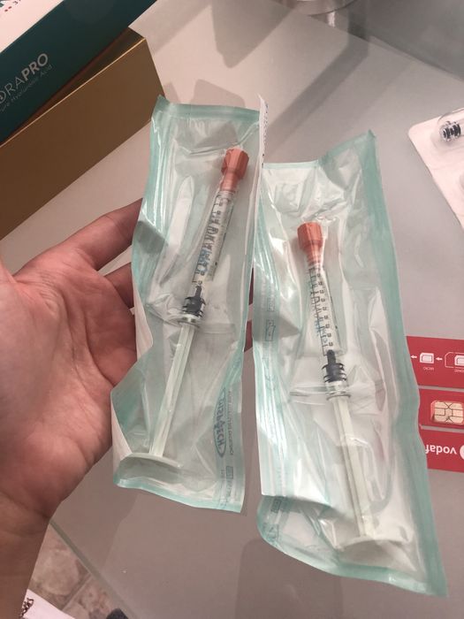 hyaluron pen + seringas + ácido hialuronico