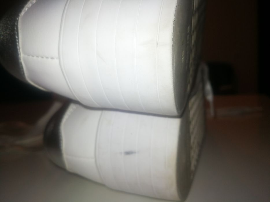 Ténis Bershka brancos 38