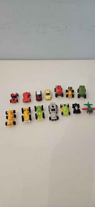 Figurki Pojazdy Kinder niespodzianka