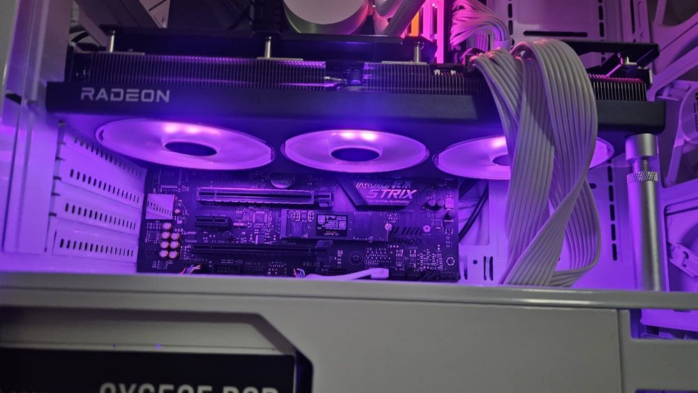 Placa grafica RX 7700XT