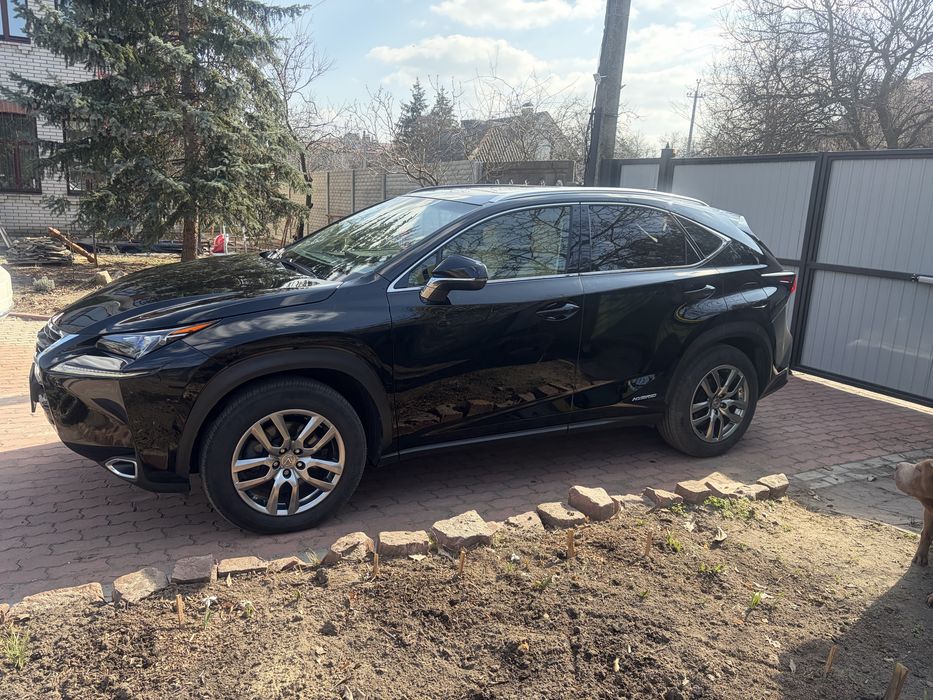 Lexus NX 300, hybrid
