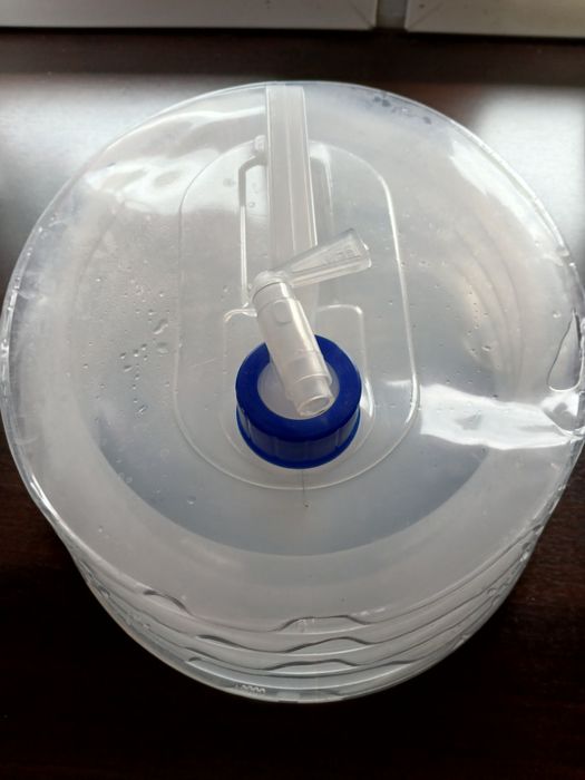 Składany pojemnik na wodę z kranikiem  15 l