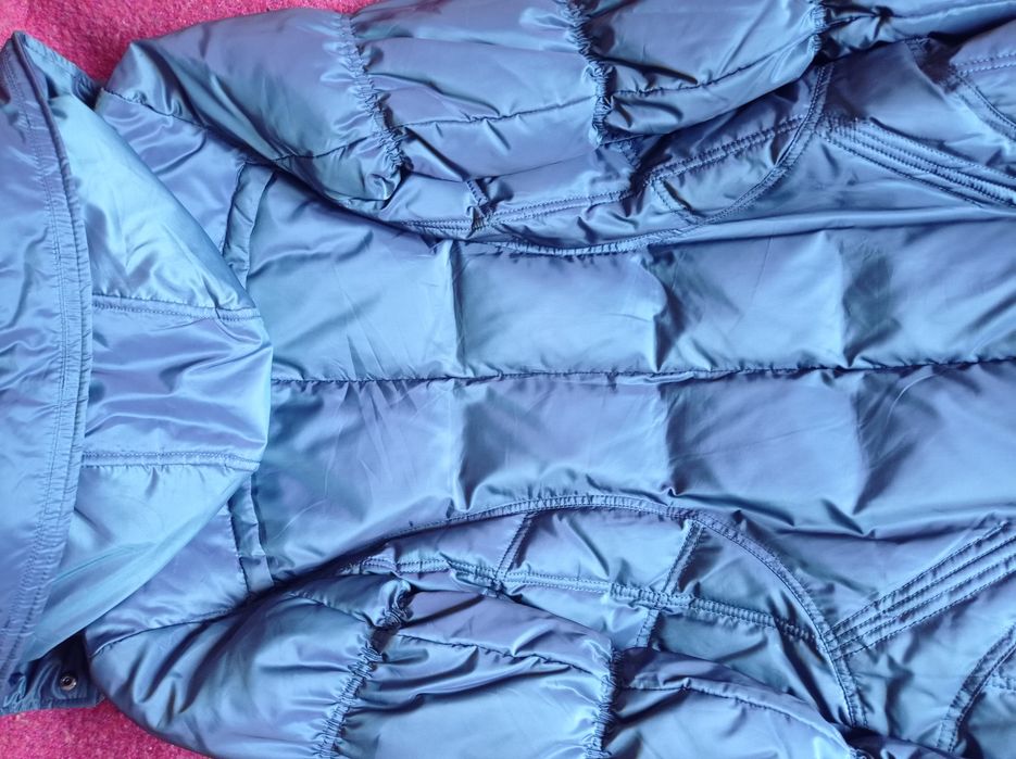 Пуховик синьо-фіолетового кольору дуже теплий