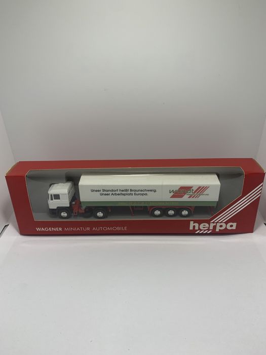 MAN com reboque da Herpa escala H0 1/87