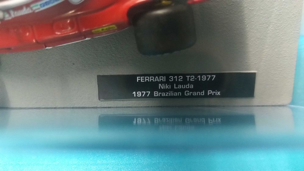 Ferrari 312 T2 #11 - N. Lauda: Campeão Mundial F1 1977 escala 1/43