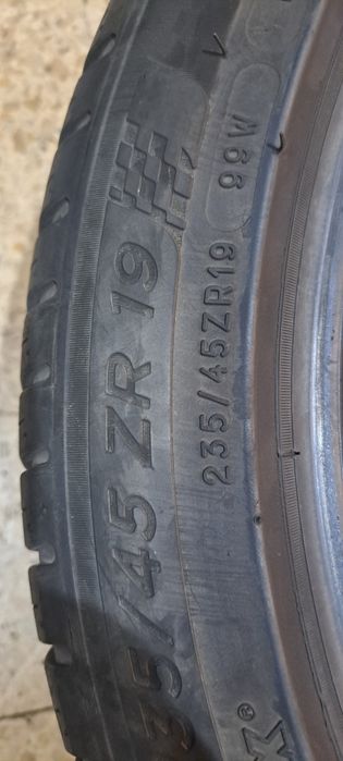 Pneus 235/45/19 continental e michelin