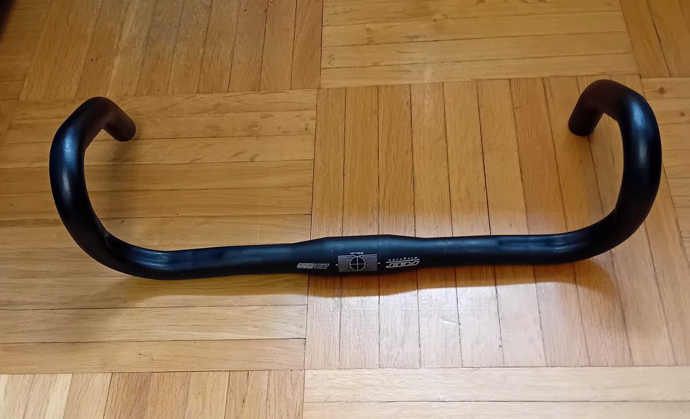 FELT kierownica szosowa typu baranek 400mm,aluminium,czarny mat.