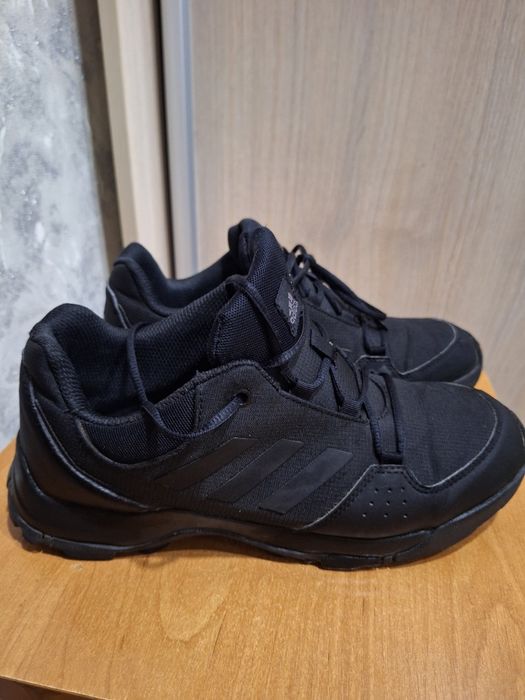 Кросівки Adidas 38 розміру в ідеальному стані
